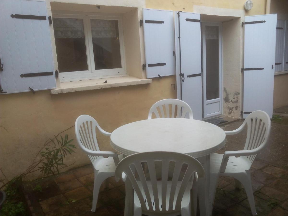 Maison De Village Entre Mer Et Montagne Roujan Exterior foto